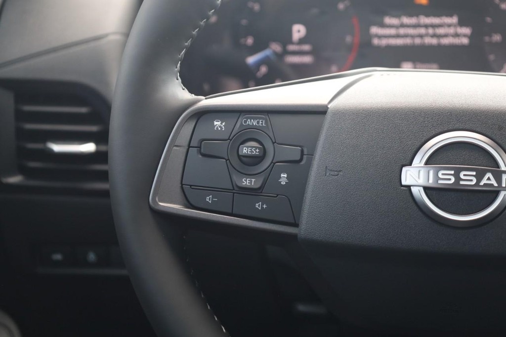 Nissan Sentra Vehicle Image 10