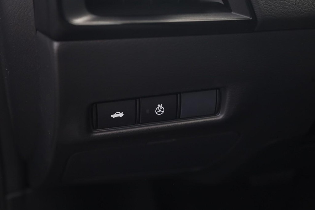 Nissan Sentra Vehicle Image 12