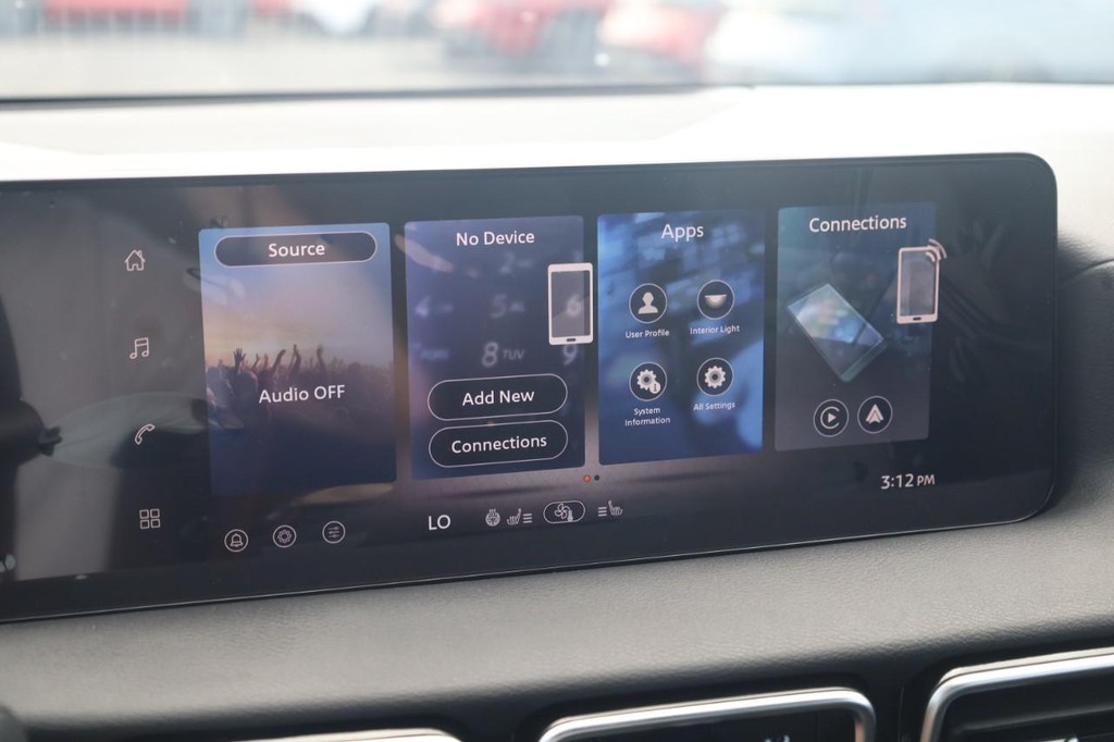 Nissan Sentra Vehicle Image 14