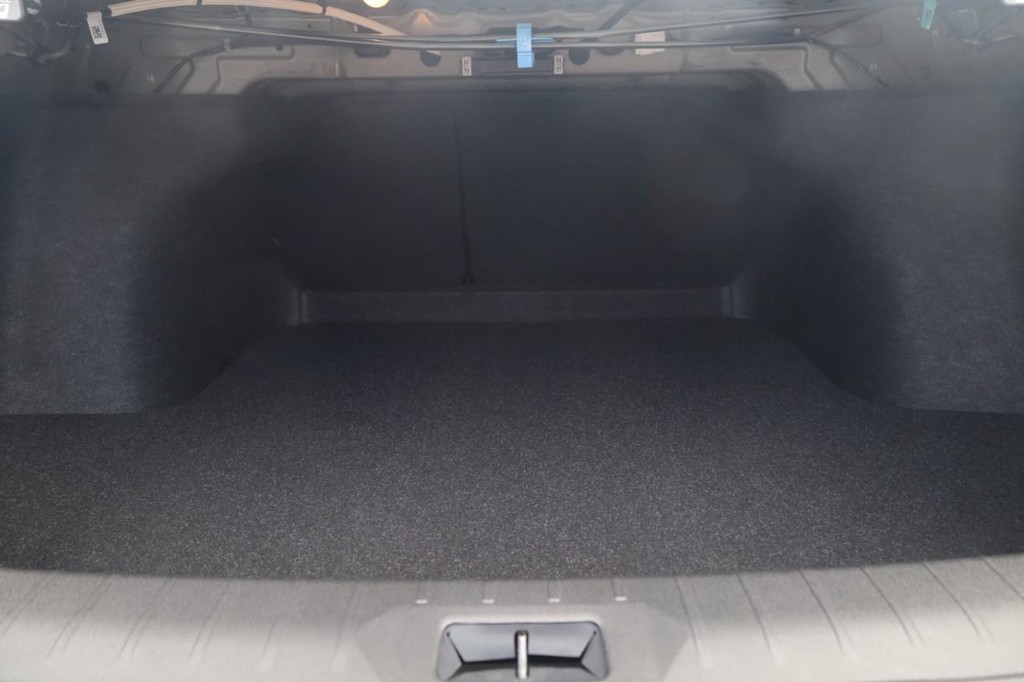 Nissan Sentra Vehicle Image 25