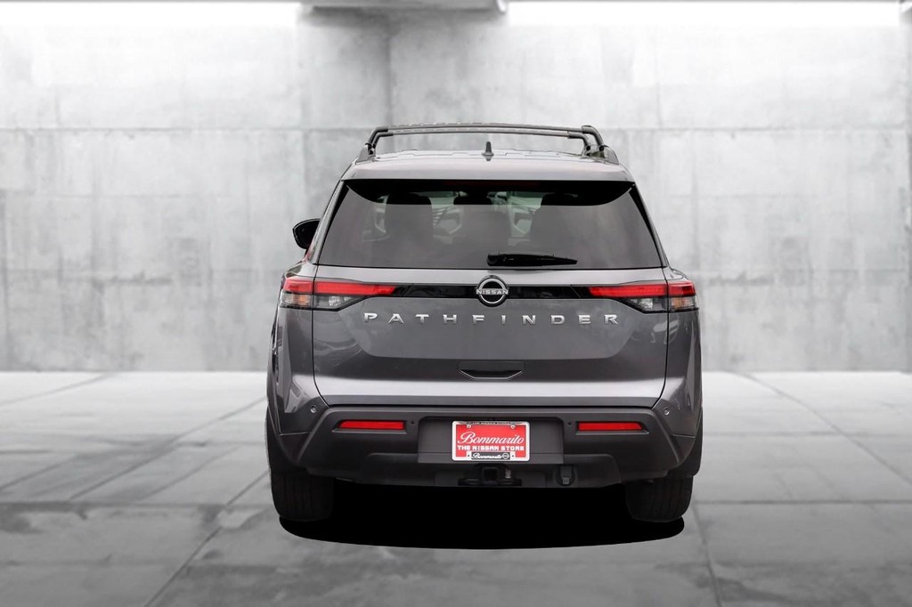 Nissan Pathfinder Vehicle Image 06