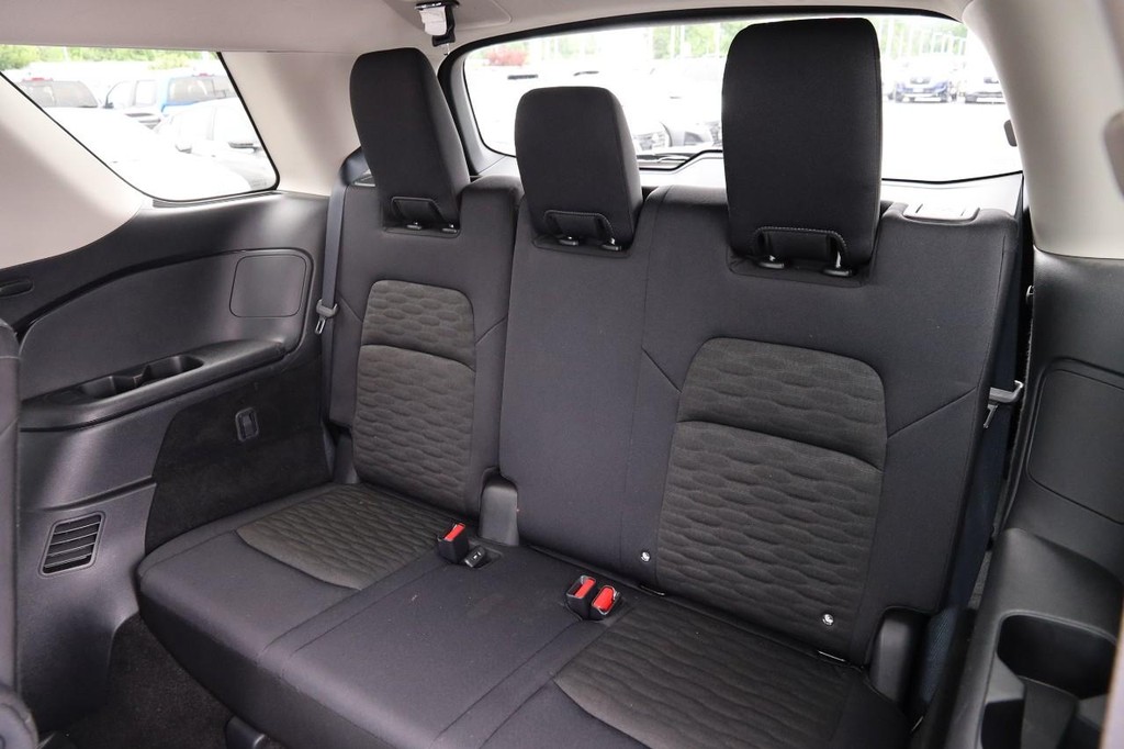 Nissan Pathfinder Vehicle Image 11