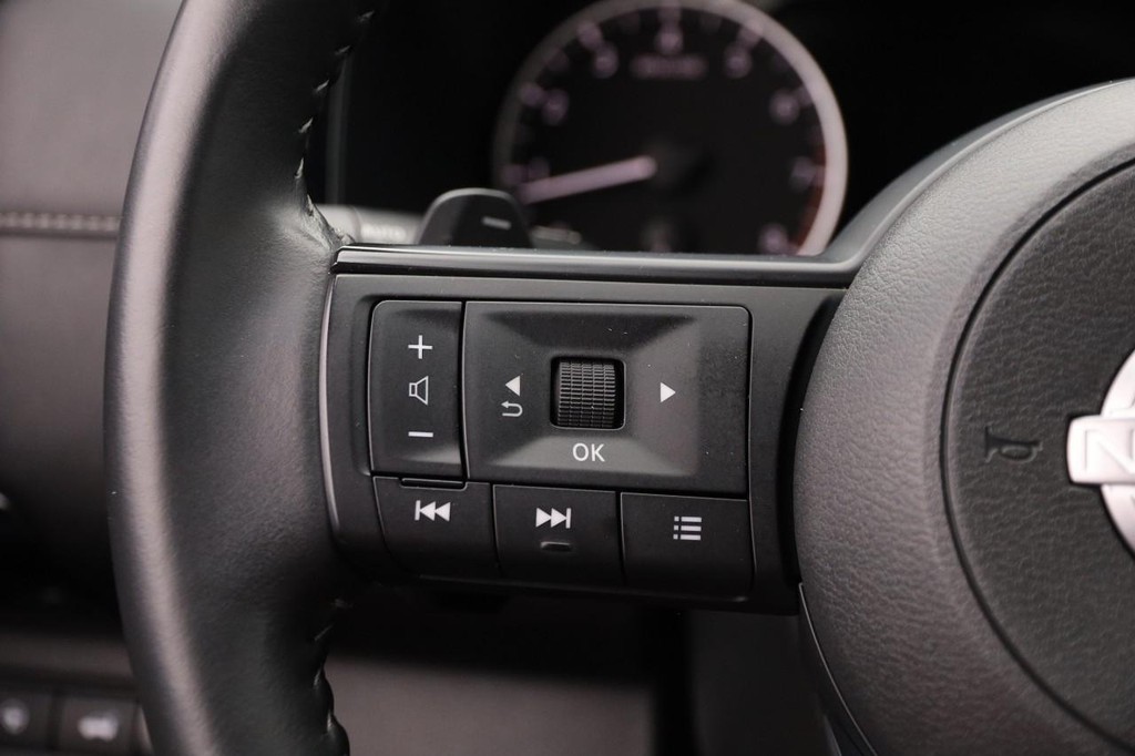 Nissan Pathfinder Vehicle Image 14
