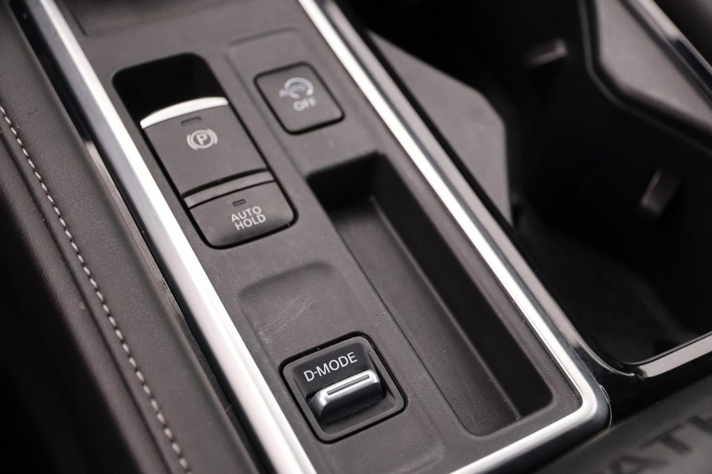 Nissan Pathfinder Vehicle Image 22