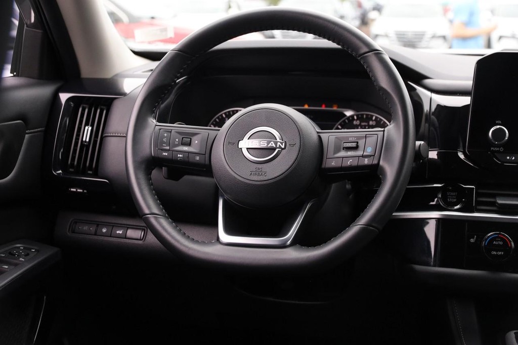 Nissan Pathfinder Vehicle Image 26