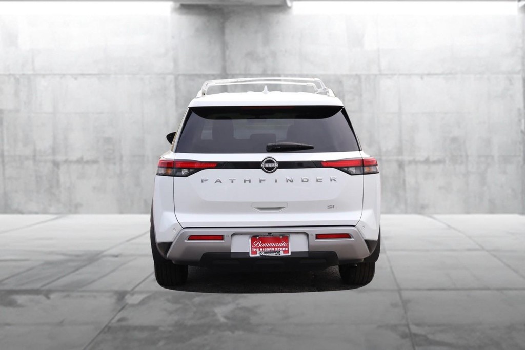 Nissan Pathfinder Vehicle Image 06