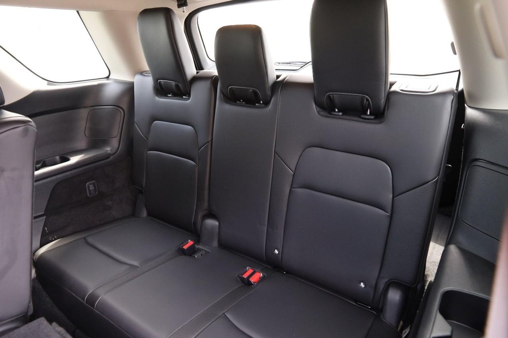 Nissan Pathfinder Vehicle Image 11