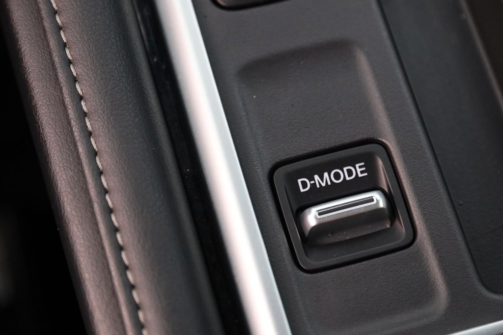 Nissan Pathfinder Vehicle Image 21