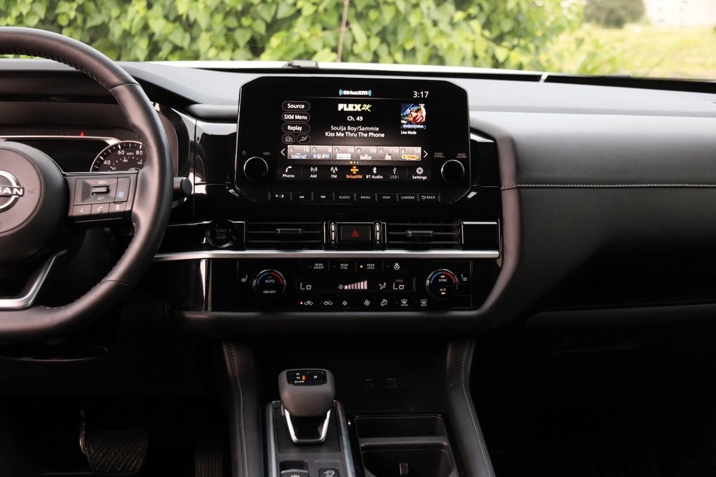 Nissan Pathfinder Vehicle Image 26