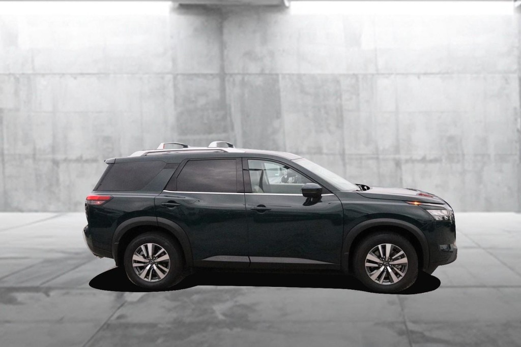 Nissan Pathfinder Vehicle Image 05
