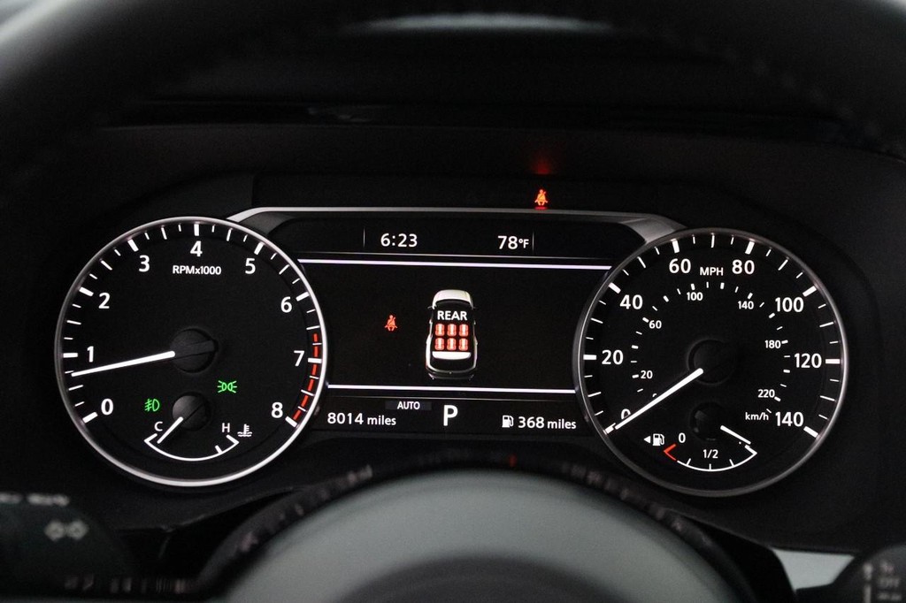 Nissan Pathfinder Vehicle Image 15
