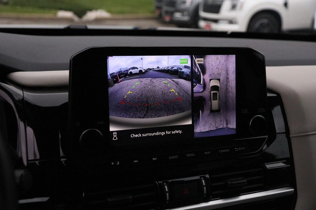Nissan Pathfinder Vehicle Image 19