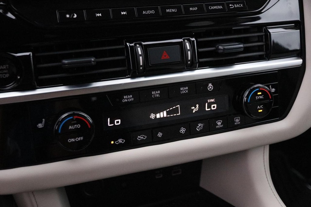 Nissan Pathfinder Vehicle Image 20