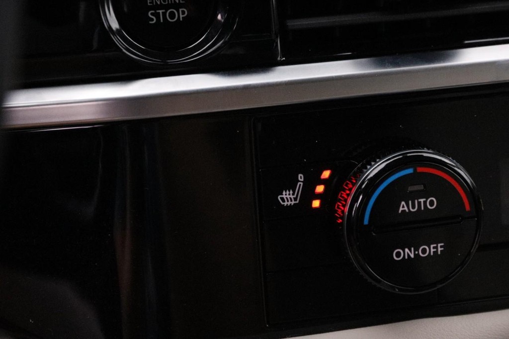 Nissan Pathfinder Vehicle Image 21