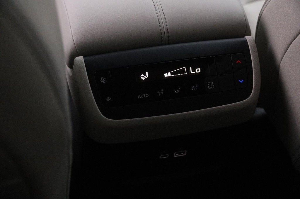 Nissan Pathfinder Vehicle Image 29