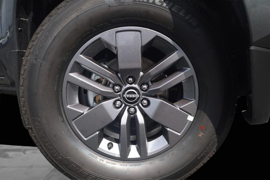 Nissan Frontier Vehicle Image 03