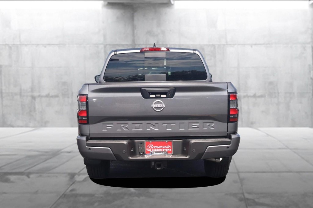 Nissan Frontier Vehicle Image 06