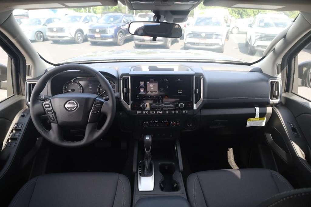 Nissan Frontier Vehicle Image 07