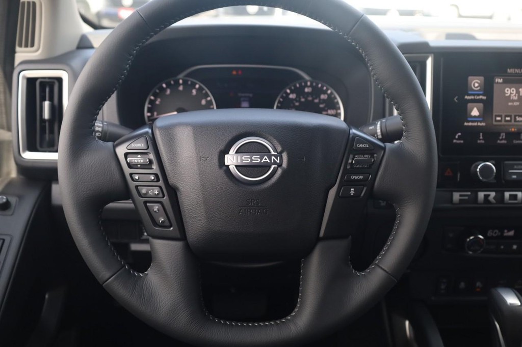 Nissan Frontier Vehicle Image 08