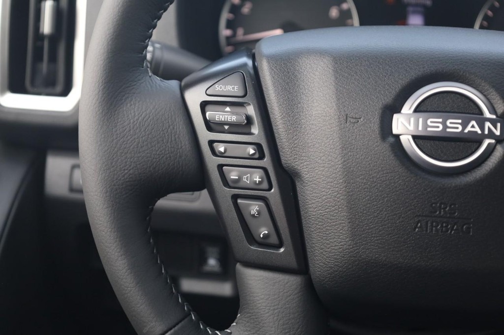 Nissan Frontier Vehicle Image 10