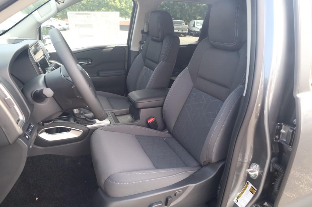 Nissan Frontier Vehicle Image 19