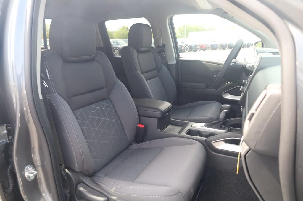 Nissan Frontier Vehicle Image 20