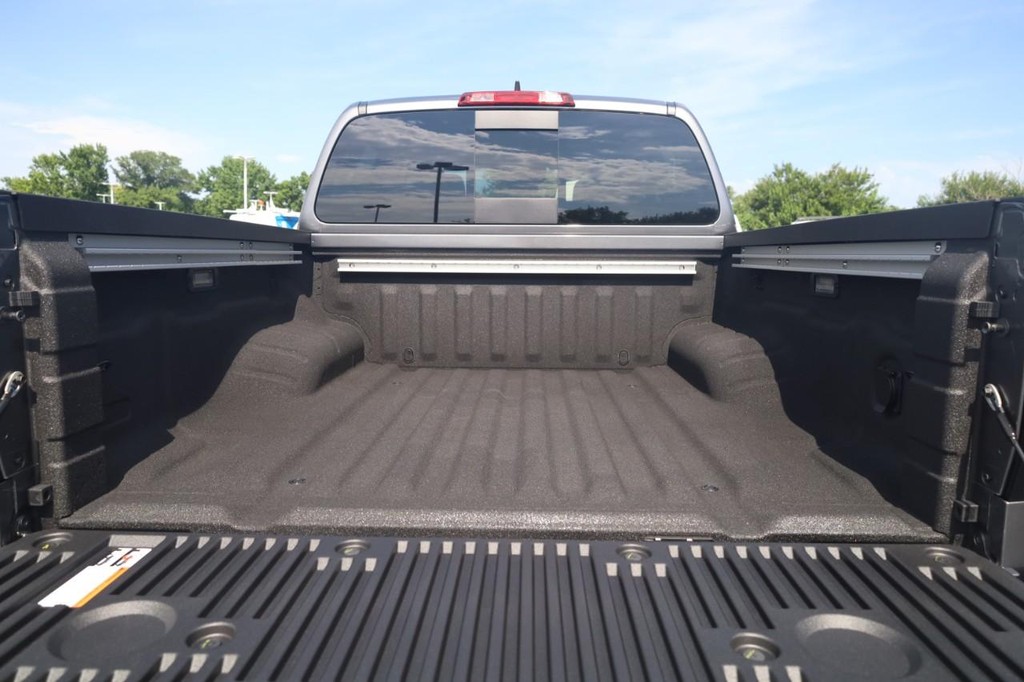 Nissan Frontier Vehicle Image 22