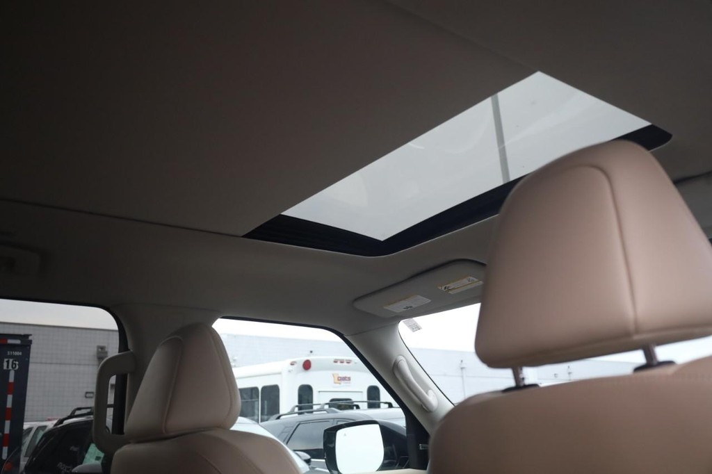 Nissan Armada Vehicle Image 22