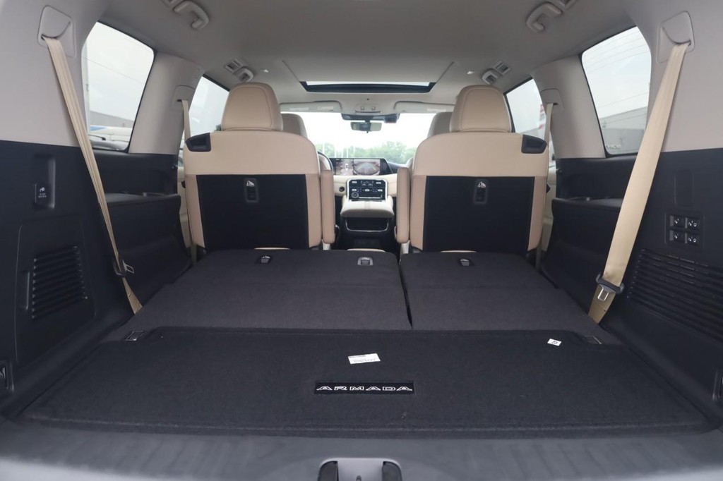Nissan Armada Vehicle Image 25