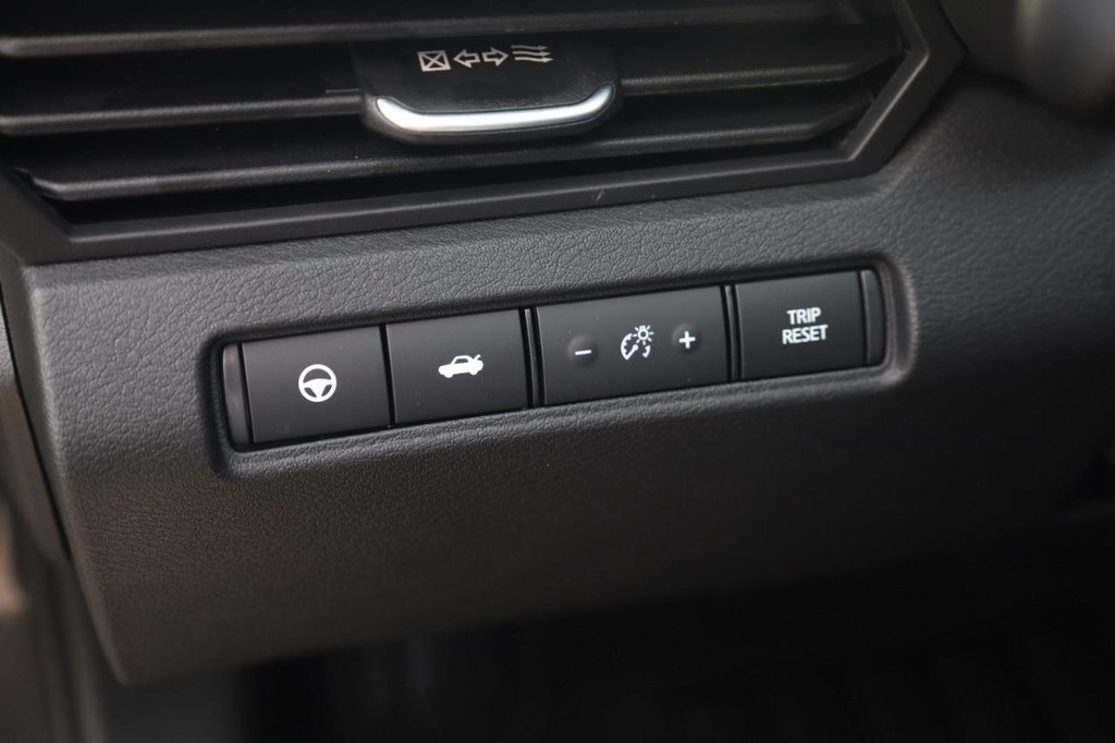 Nissan Altima Vehicle Image 12