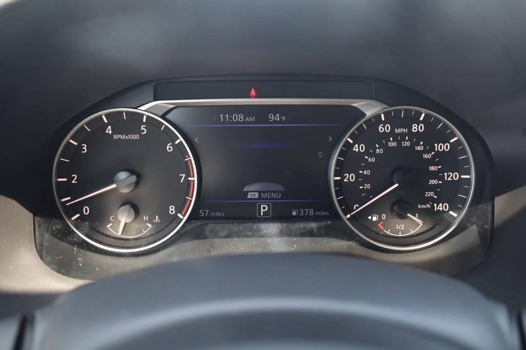 Nissan Altima Vehicle Image 13