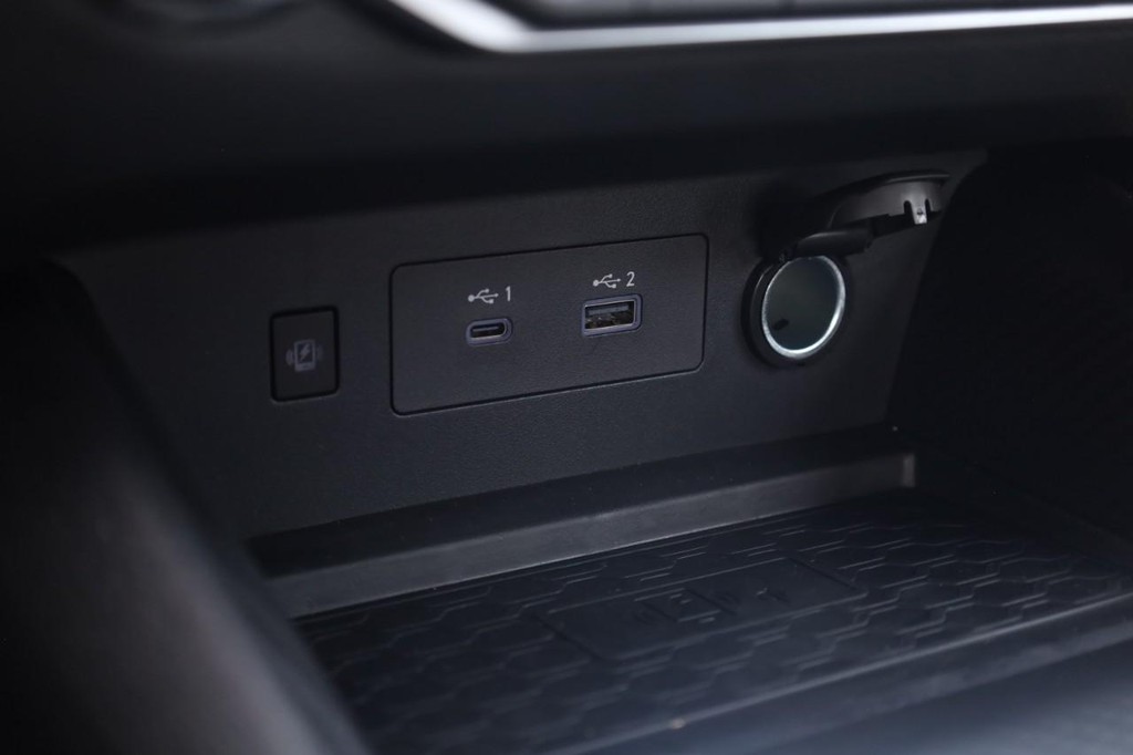 Nissan Altima Vehicle Image 17