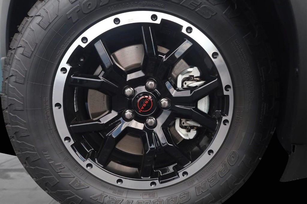 Nissan Pathfinder Vehicle Image 03