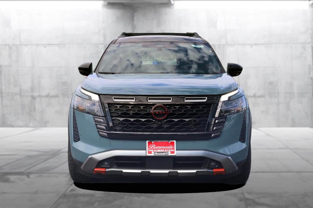 Nissan Pathfinder Vehicle Image 04