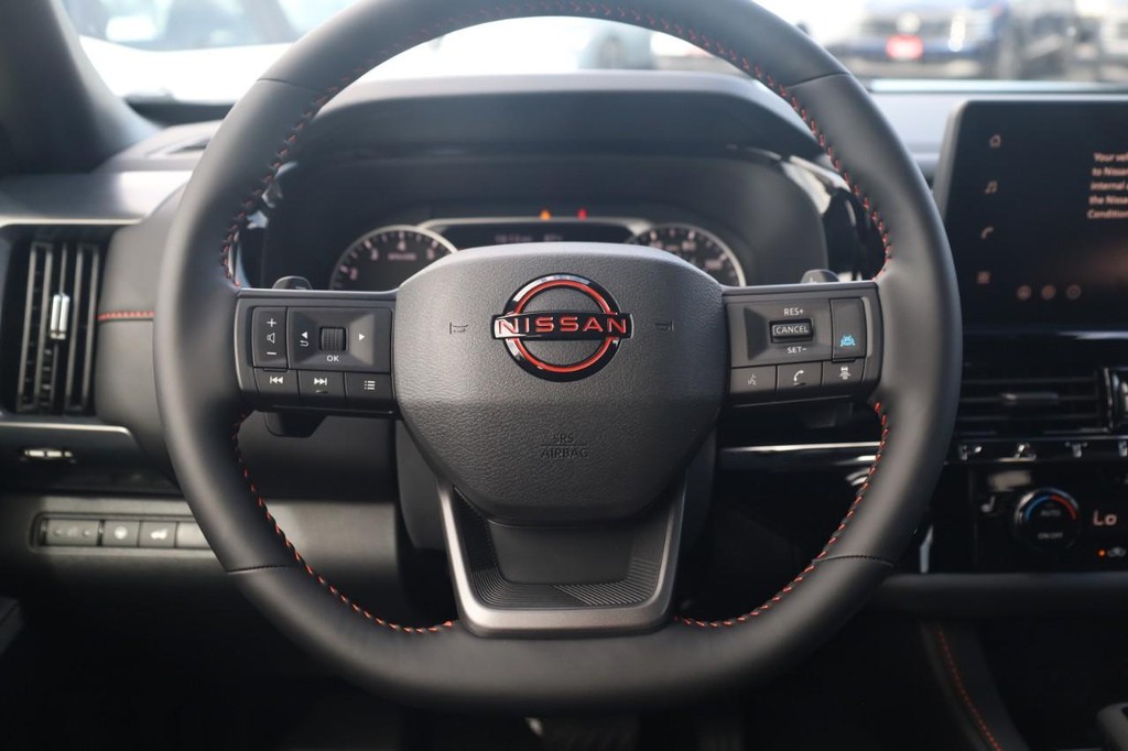 Nissan Pathfinder Vehicle Image 08