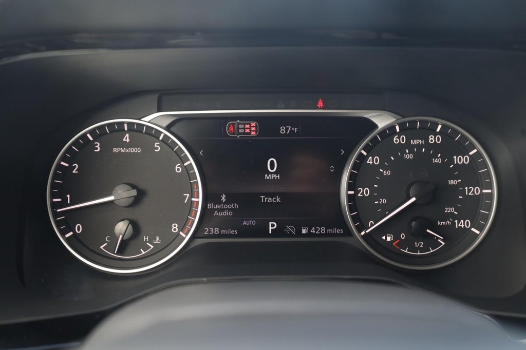 Nissan Pathfinder Vehicle Image 13