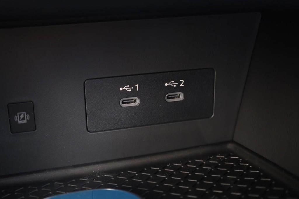 Nissan Pathfinder Vehicle Image 17