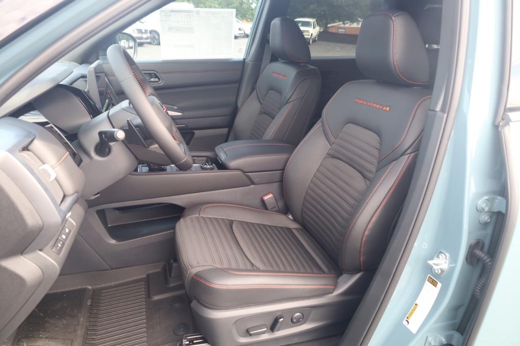 Nissan Pathfinder Vehicle Image 20