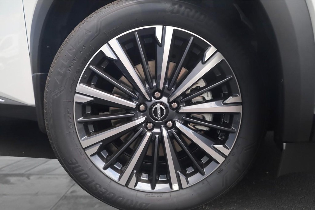 Nissan Pathfinder Vehicle Image 03