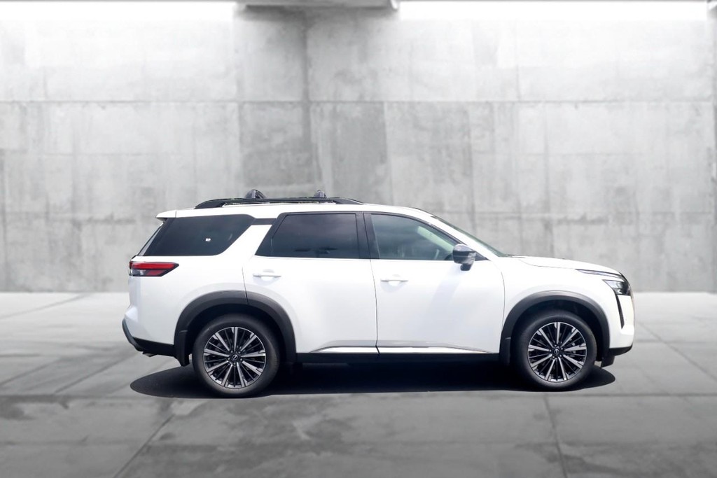 Nissan Pathfinder Vehicle Image 05