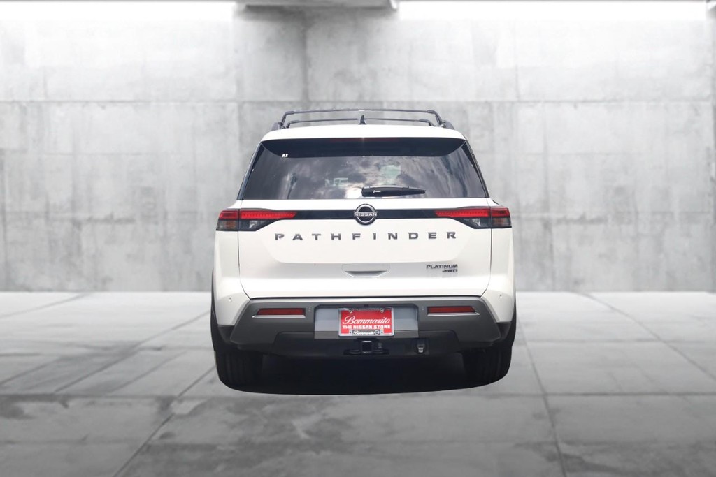 Nissan Pathfinder Vehicle Image 06