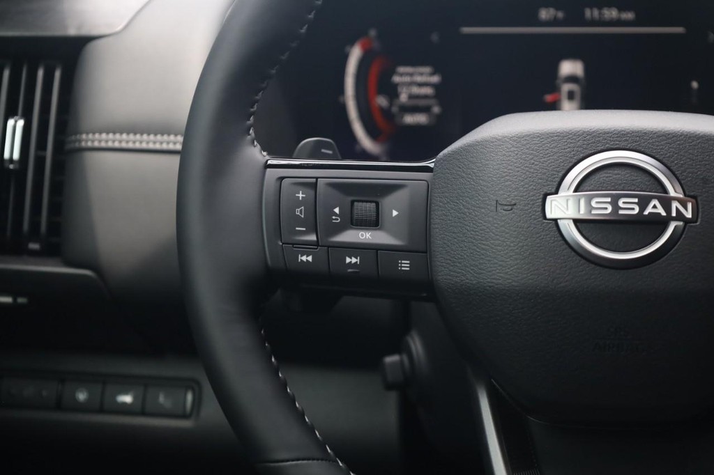Nissan Pathfinder Vehicle Image 10