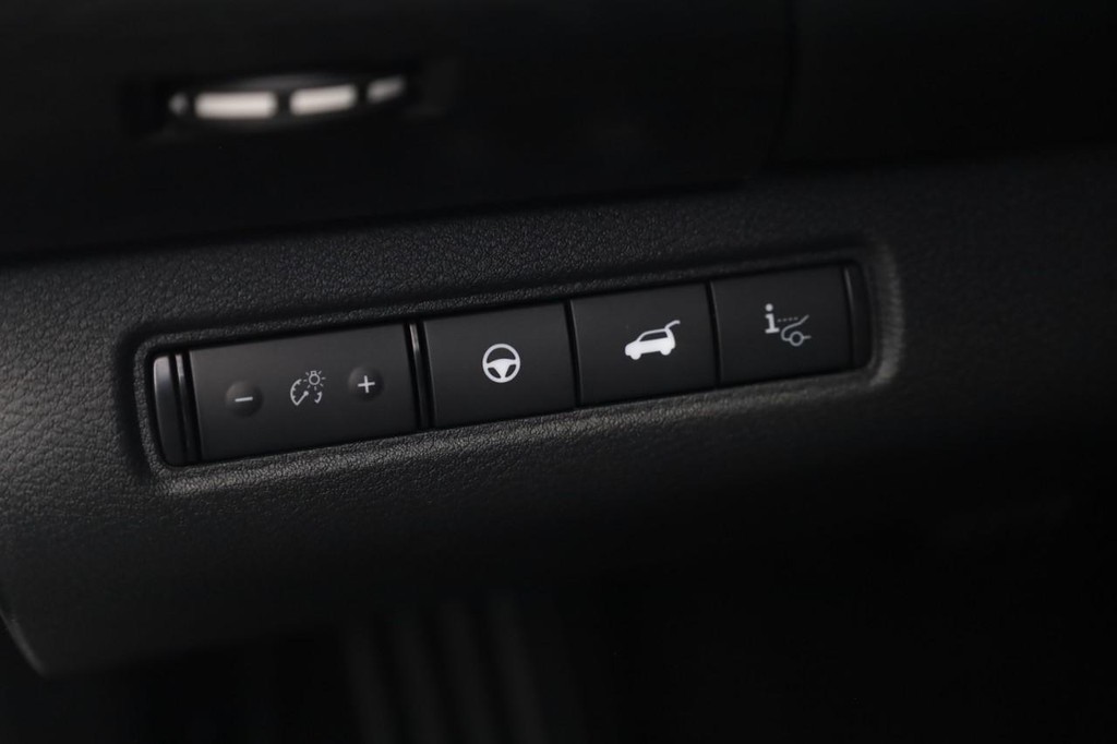 Nissan Pathfinder Vehicle Image 13