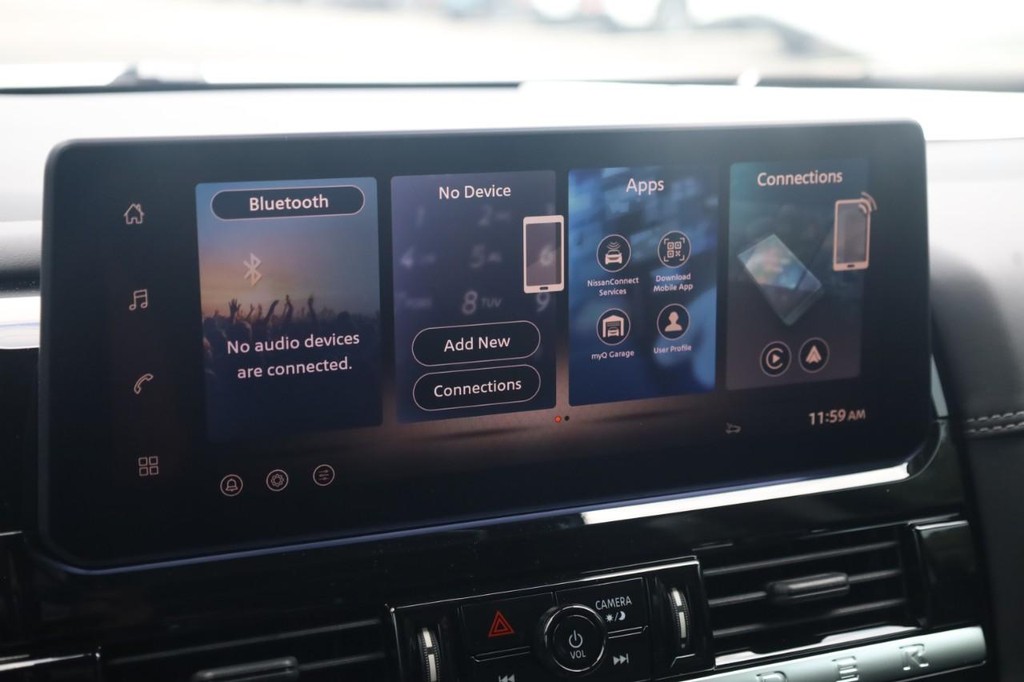 Nissan Pathfinder Vehicle Image 15