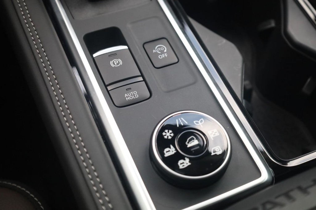 Nissan Pathfinder Vehicle Image 19