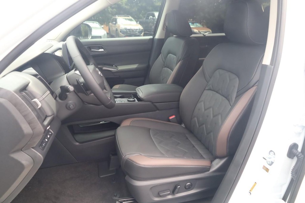 Nissan Pathfinder Vehicle Image 21