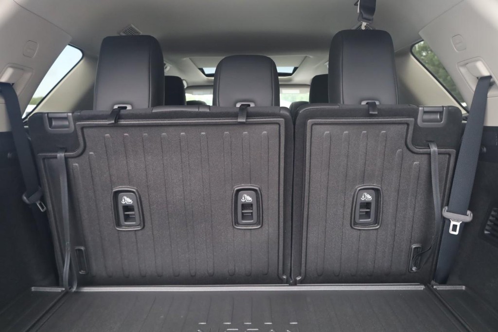 Nissan Pathfinder Vehicle Image 26