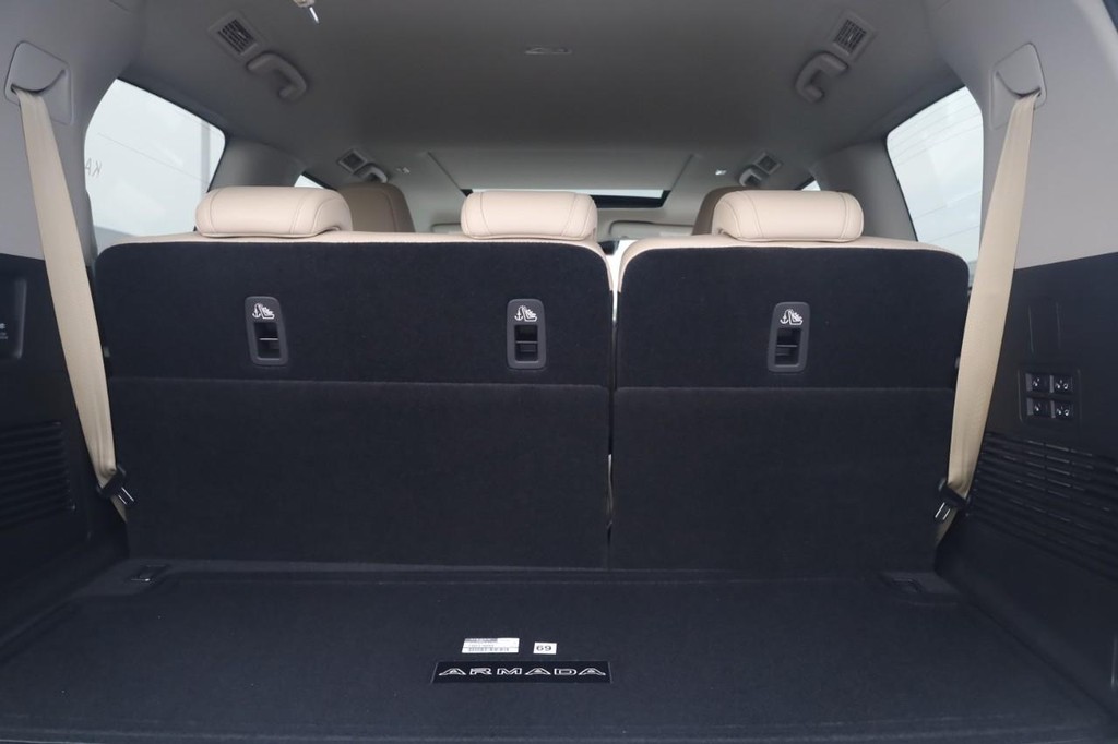 Nissan Armada Vehicle Image 23
