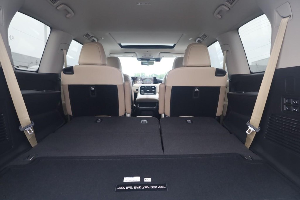 Nissan Armada Vehicle Image 24