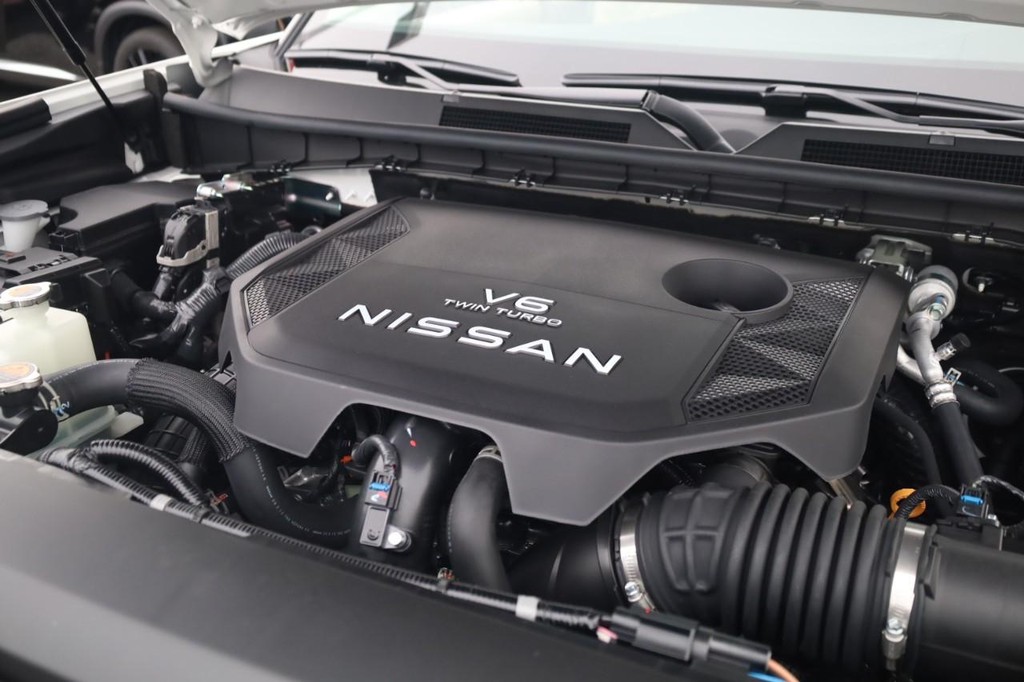 Nissan Armada Vehicle Image 25